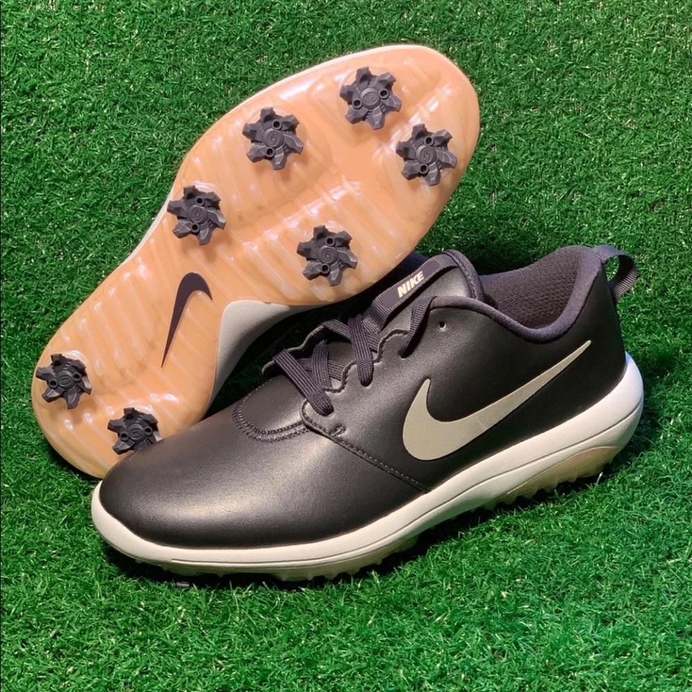 Nike Roshe women’s golf shoes 🏌️‍♀️